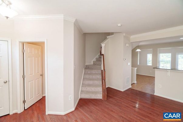 Empty room, Interior, Pendant Lights, Wood Texture Flooring
