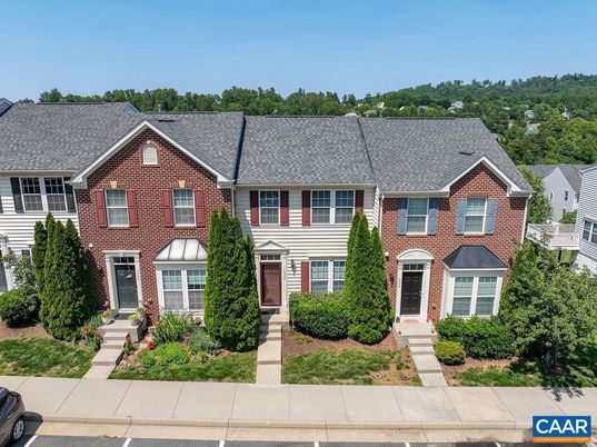 Exterior, Facade, Brick Facade, Brick Traditional