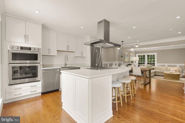 Dining room, Interior, Kitchen, Living room, Pendant Lights, Recessed Lighting, Stainless Steel Appliances, Wood Texture Flooring