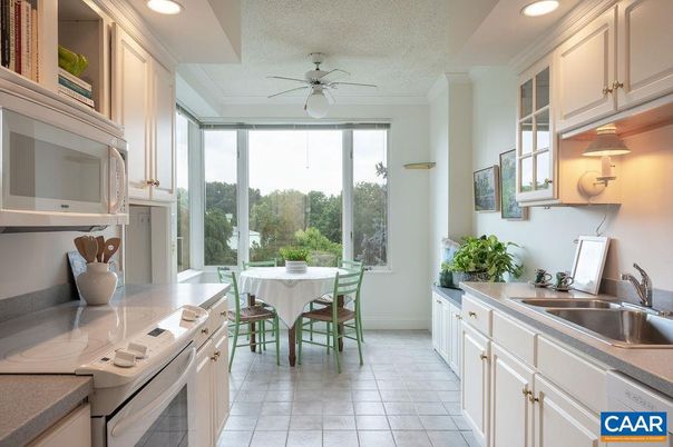Dining room, Interior, Kitchen, Recessed Lighting