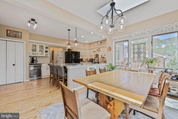 Dining room, Interior, Kitchen, Pendant Lights, Recessed Lighting, Wood Texture Flooring
