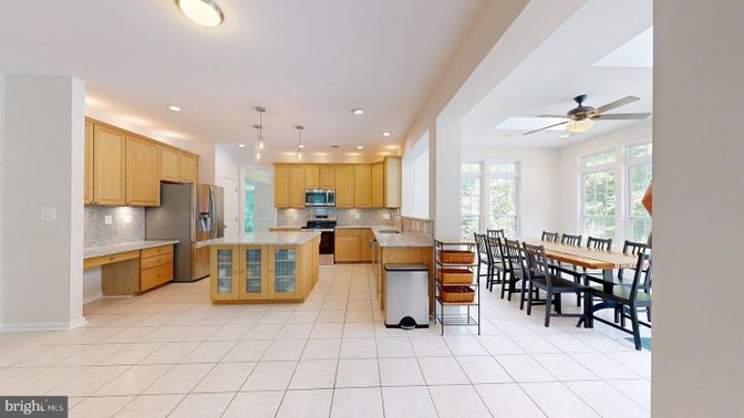 Dining room, Interior, Kitchen, Pendant Lights, Recessed Lighting, Stainless Steel Appliances