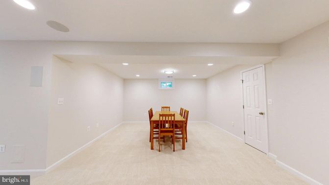 Dining room, Interior, Recessed Lighting
