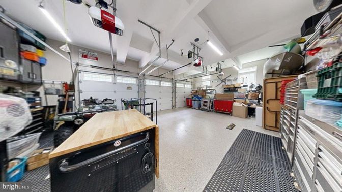 Garage, Interior