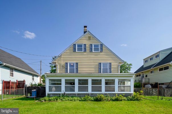 Exterior, Facade, Queen Anne Victorian