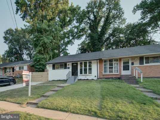 Attached, Exterior, Facade, Brick Facade, Ranch