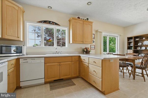 Dining room, Interior, Kitchen, Recessed Lighting