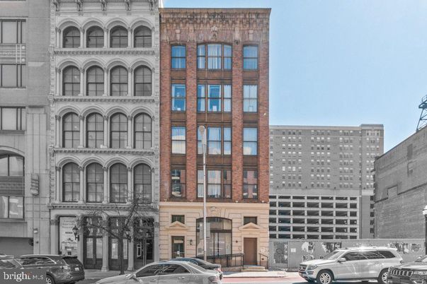 Exterior, Facade, Rowhouse