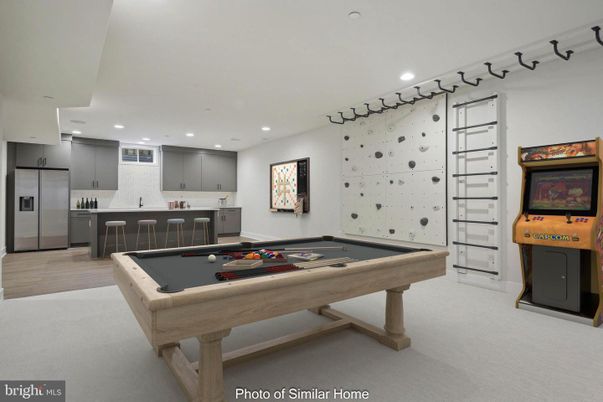 Billiard Table, Game Room, Interior, Recessed Lighting