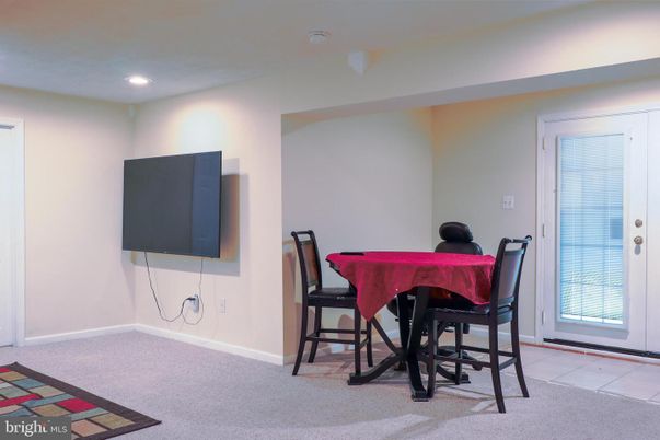 Dining room, Interior, Recessed Lighting
