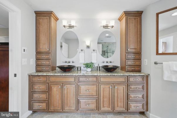 Bathroom, Dual Sink Vanities, Interior