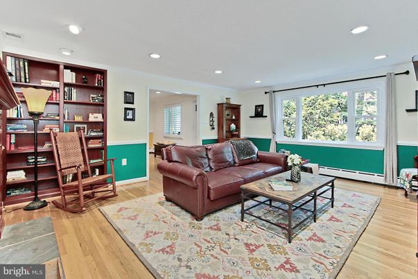 Home Office, Interior, Living room, Recessed Lighting, Wood Texture Flooring