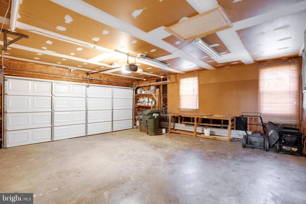 Garage, Interior