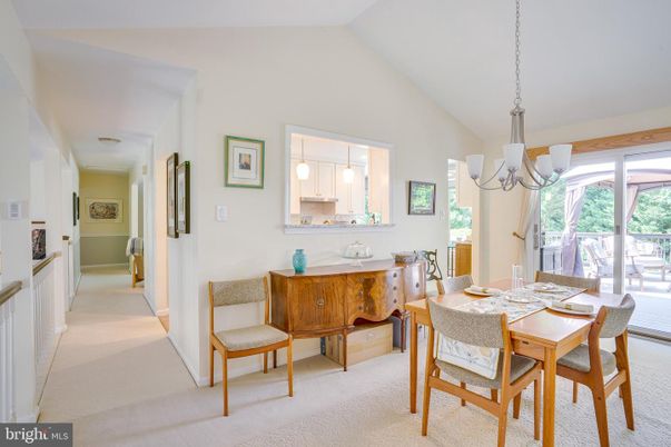 Chandelier, Dining room, Interior, Pendant Lights