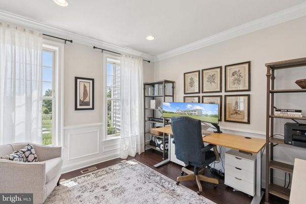Home Office, Interior, Recessed Lighting, Wood Texture Flooring