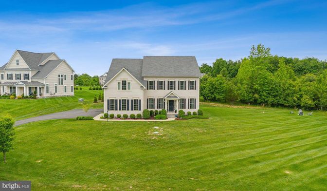 Backyard, Exterior, Facade, Farmhouse