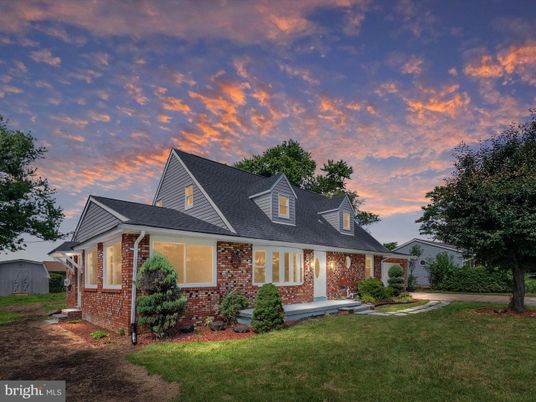 Backyard, Exterior, Facade, Brick Facade, Cape Cod