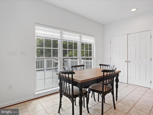 Dining room, Interior, Recessed Lighting