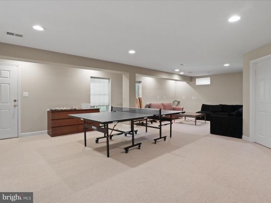 Game Room, Interior, Recessed Lighting