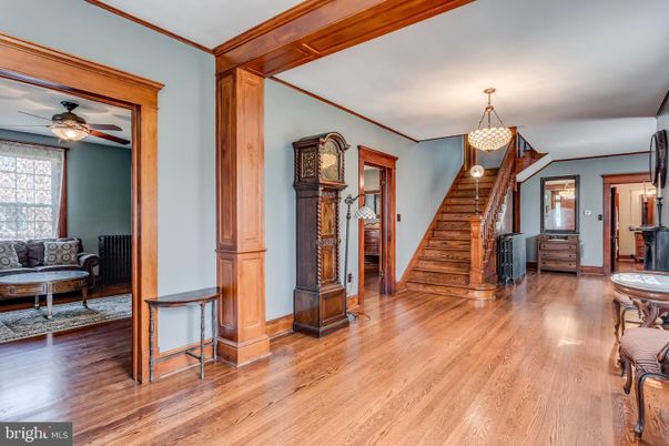 Interior, Pendant Lights, Wood Texture Flooring