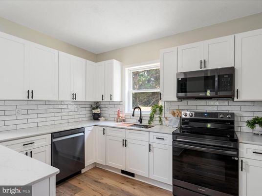 Interior, Kitchen, Stainless Steel Appliances, Wood Texture Flooring