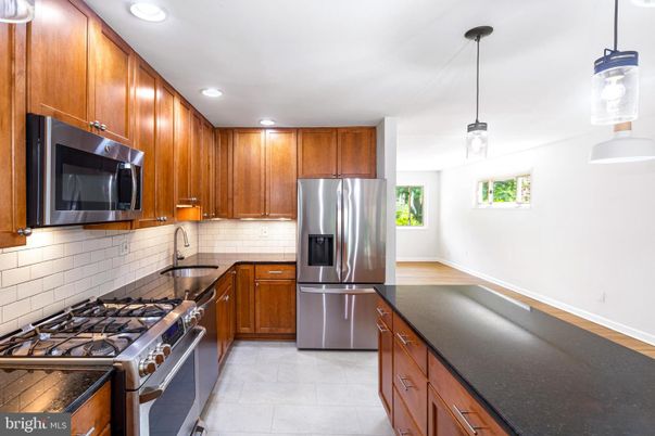 Interior, Kitchen, Pendant Lights, Recessed Lighting, Stainless Steel Appliances