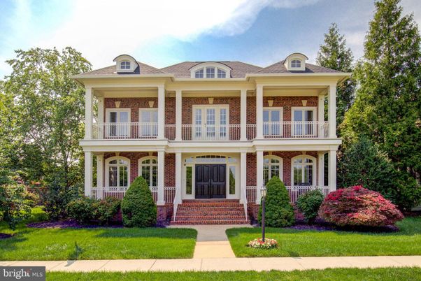 Exterior, Facade, Brick Facade, Georgian