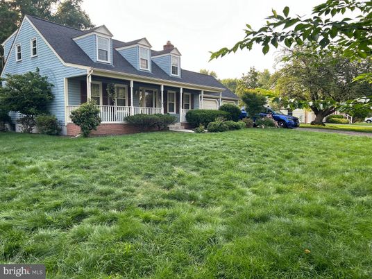 Backyard, Exterior, Facade, Cape Cod