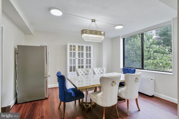 Chandelier, Dining room, Interior, Recessed Lighting, Wood Texture Flooring