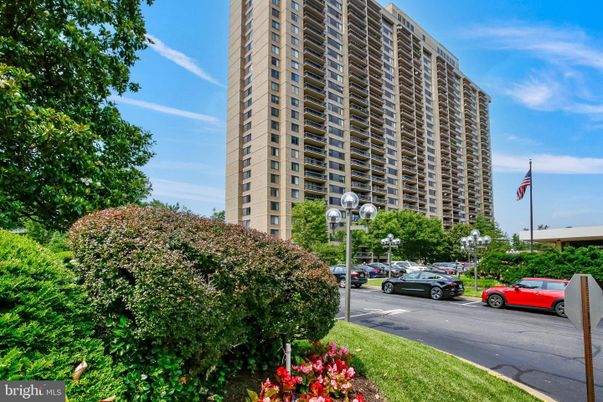 Exterior, Facade, Condo Building