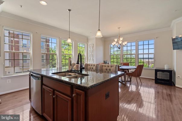 Chandelier, Dining room, Interior, Kitchen, Pendant Lights, Recessed Lighting, Wood Texture Flooring