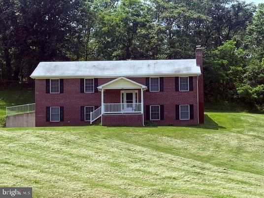 Backyard, Exterior, Facade, Brick Facade, Georgian