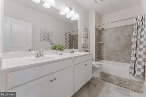 Bathroom, Dual Sink Vanities, Interior
