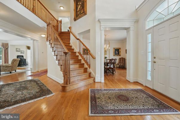 Chandelier, Dining room, Interior, Pendant Lights, Recessed Lighting, Wood Texture Flooring