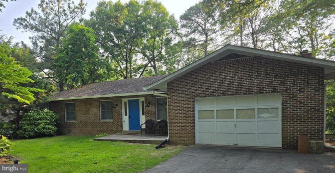 Attached, Exterior, Facade, Brick Facade, Brick Traditional