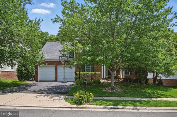 Attached, Exterior, Facade, Brick Facade, Cape Cod