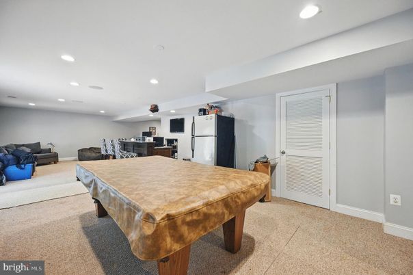 Billiard Table, Game Room, Interior, Recessed Lighting
