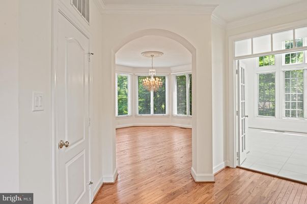Chandelier, Empty room, Interior, Wood Texture Flooring