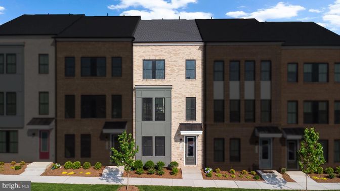Exterior, Facade, Brick Facade, Rowhouse