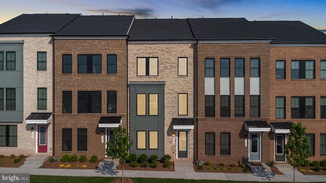 Exterior, Facade, Brick Facade, Rowhouse