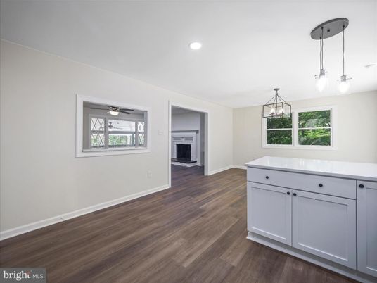 Empty room, Interior, Pendant Lights, Recessed Lighting, Wood Texture Flooring