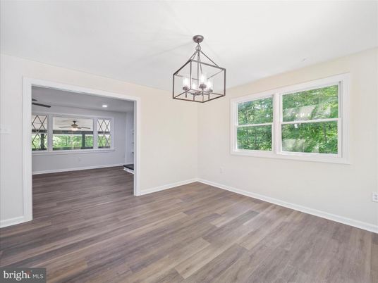 Empty room, Interior, Pendant Lights, Recessed Lighting, Wood Texture Flooring