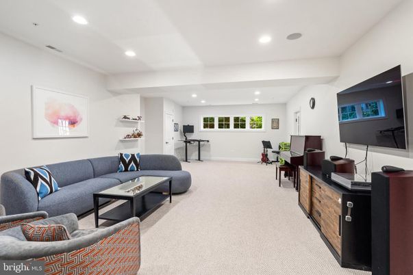 Fitness Equipment, Interior, Living room, Recessed Lighting