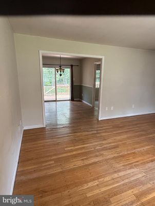 Empty room, Interior, Pendant Lights, Wood Texture Flooring