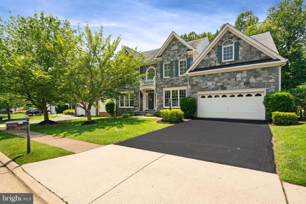 Attached, Exterior, Facade, Brick Traditional