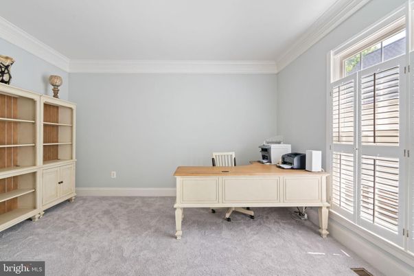 Home Office, Interior