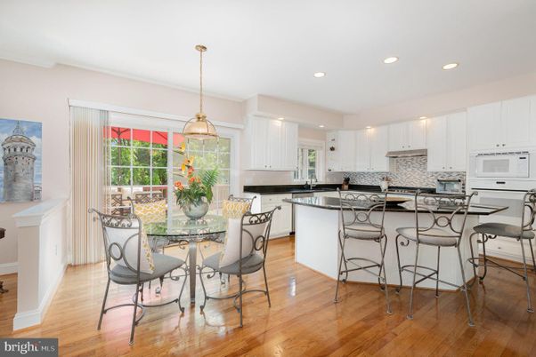 Dining room, Interior, Kitchen, Pendant Lights, Recessed Lighting, Wood Texture Flooring