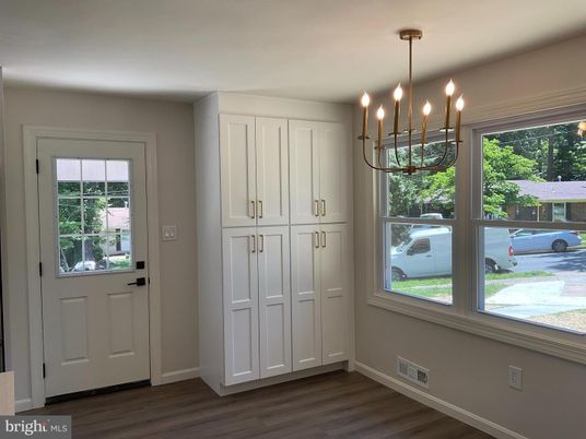 Chandelier, Empty room, Interior, Wood Texture Flooring