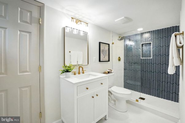 Bathroom, Interior, Recessed Lighting