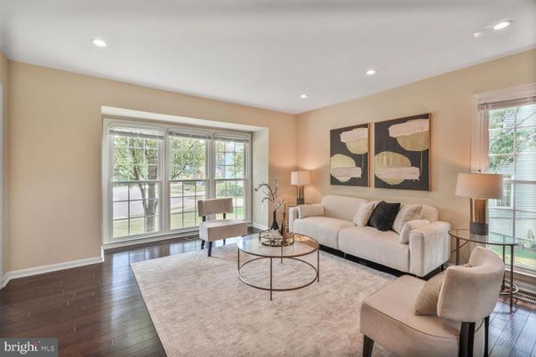 Home Office, Interior, Living room, Recessed Lighting, Wood Texture Flooring